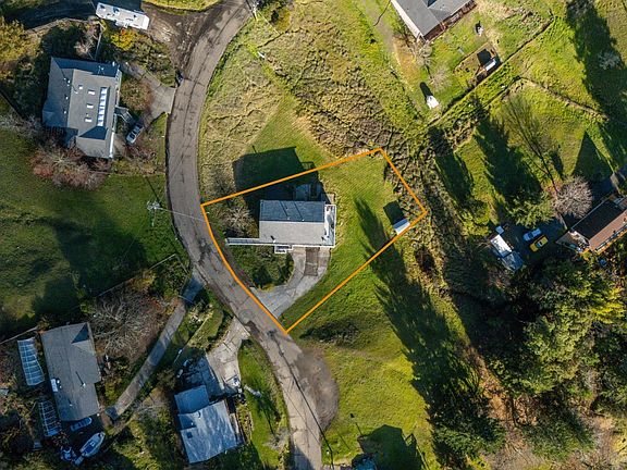 3rd image of 27310 Oriole Drive