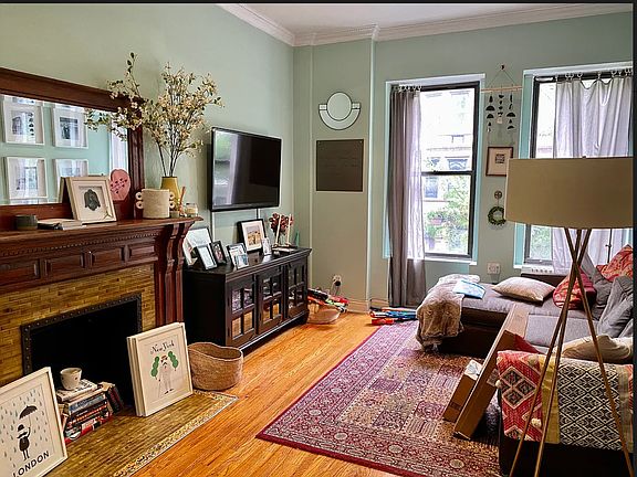2nd image of 139 W 80th St APT 2A