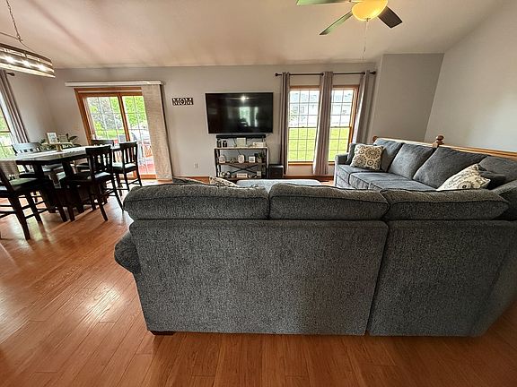 5th image of 1303 Castle Dr