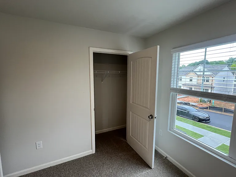 88 King Vlg — Photo 12
