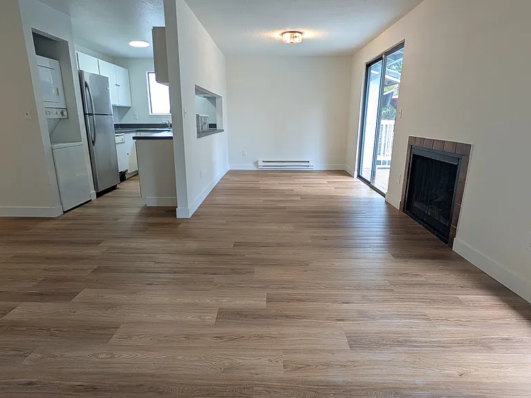 2826 D Pl SE #C — Photo 4