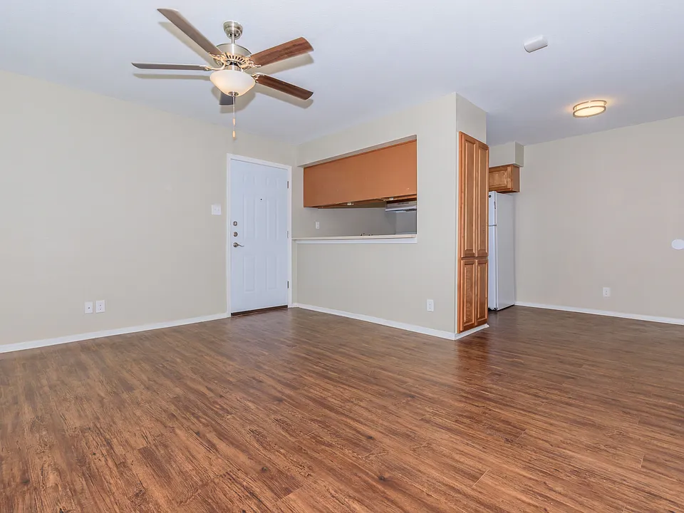 1 bedroom, 1 bathroom entryway and living and dining room