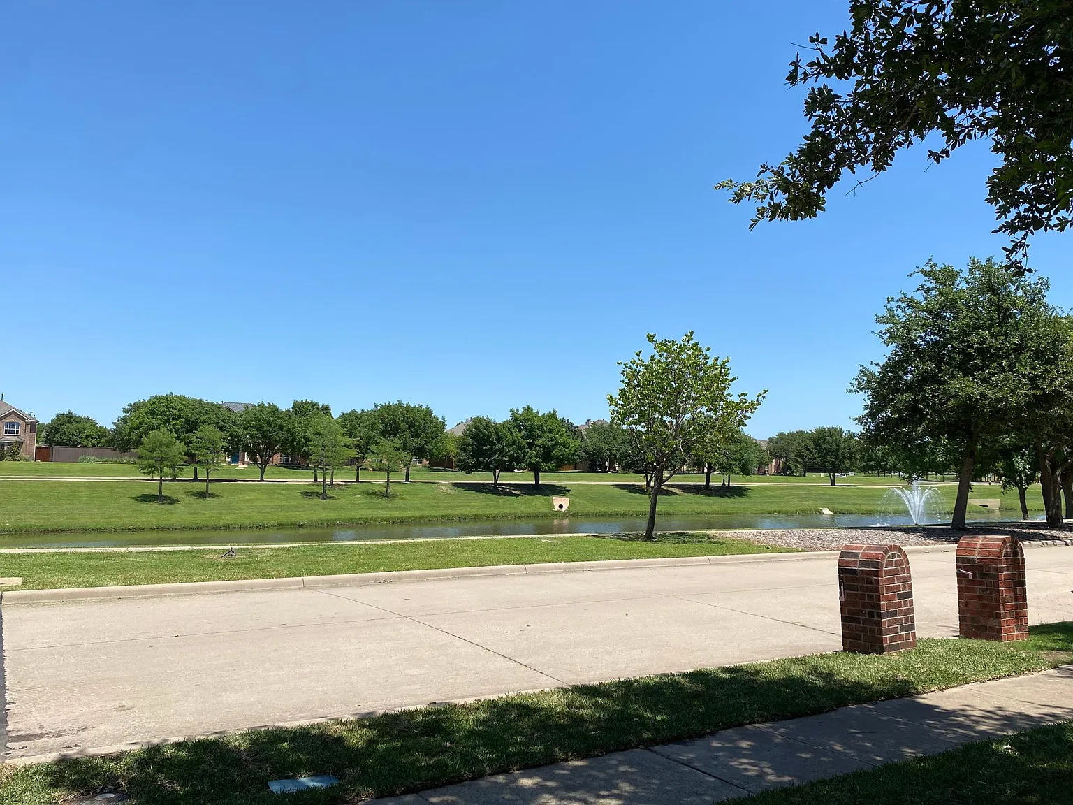 4 bed, 2236 sqft, $2,400 — Photo 3
