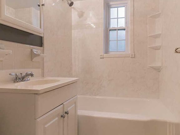 4th image of 1303 N Ode St APT 211