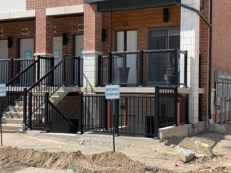 25 Isherwood Ave #13 — Photo 2