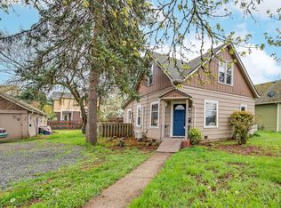 38 S 12th St, Cottage Grove, OR 97424