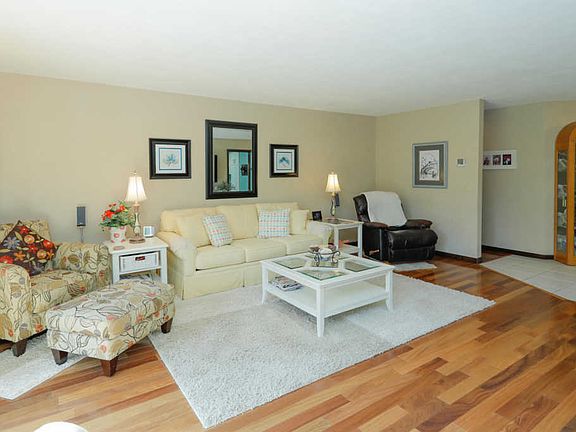 5th image of 124 Westway Pl