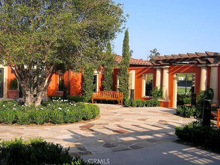 68 Cienega — Photo 33