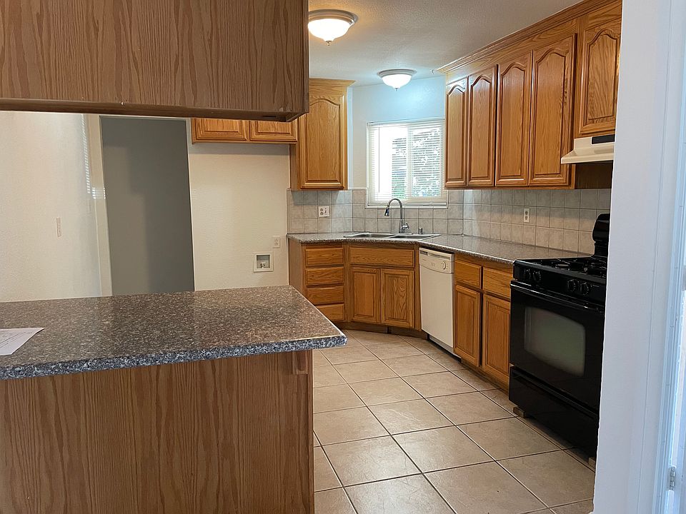 1st image of 272 Ironwood St