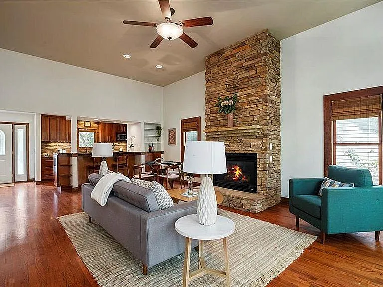 2283 Shenandoah Ave NE — Photo 4