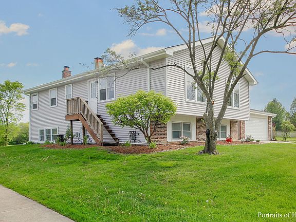 2nd image of 7S681 Lynn Dr