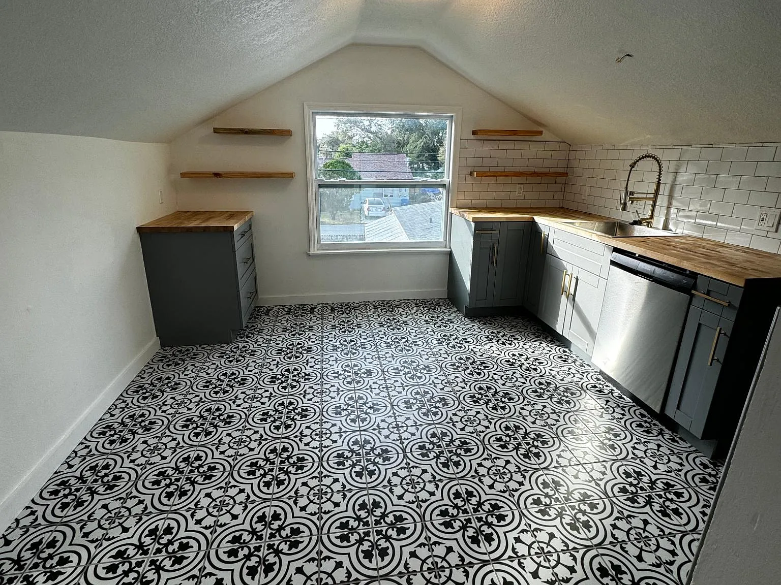 682 13th Ave NW — Photo 4