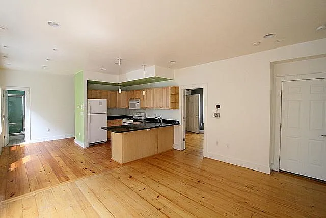 363 Columbia St #3 — Photo 6
