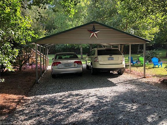 3rd image of 181 Dakota Dr