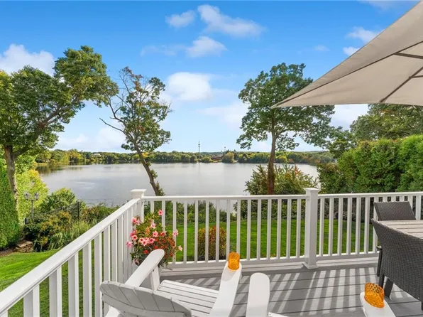 297 Gorton Lake Blvd, Warwick, RI 02886