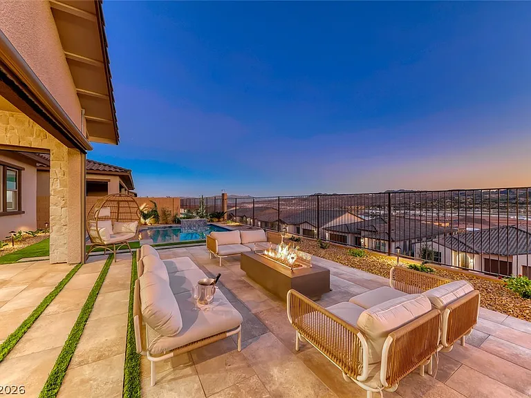 375 Portus Delphini Ct — Photo 40