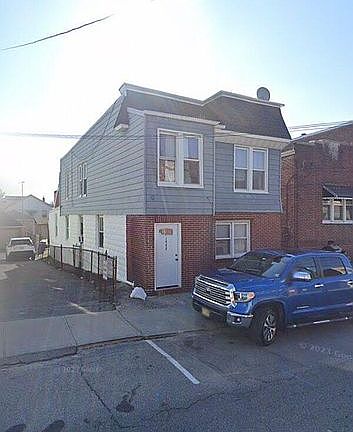 2nd image of 1443 46th St