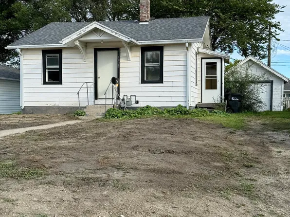 1033 2nd St SE, Valley City, ND 58072