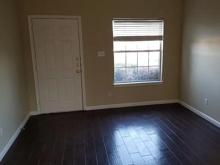 2801 Southampton Way #A — Photo 7