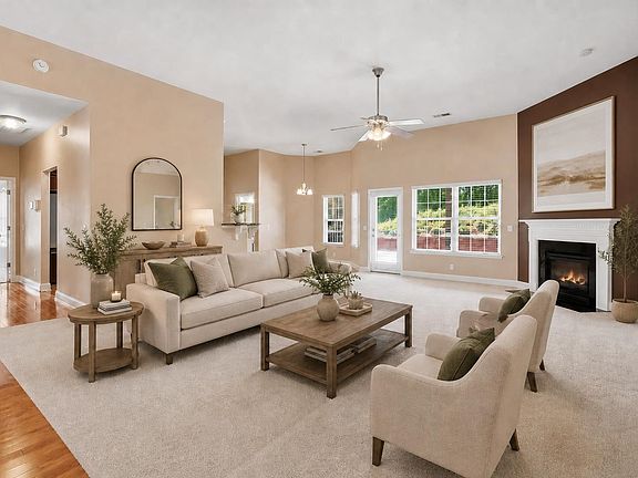 3rd image of 572 Ellsmere Way