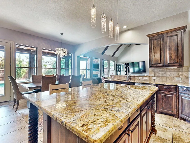 1641 Hidden Bluff Ct — Photo 13