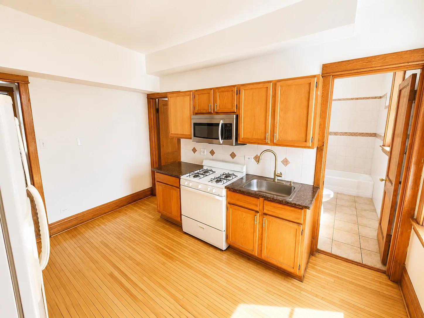 2 bed, 1.0 bath, $1,600 — Photo 3