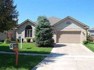 870 Young St, Lemont, IL 60439