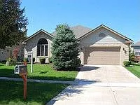 870 Young St photo 1