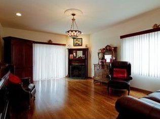 1318 Dancing Bear Ln, Elgin, IL 60120