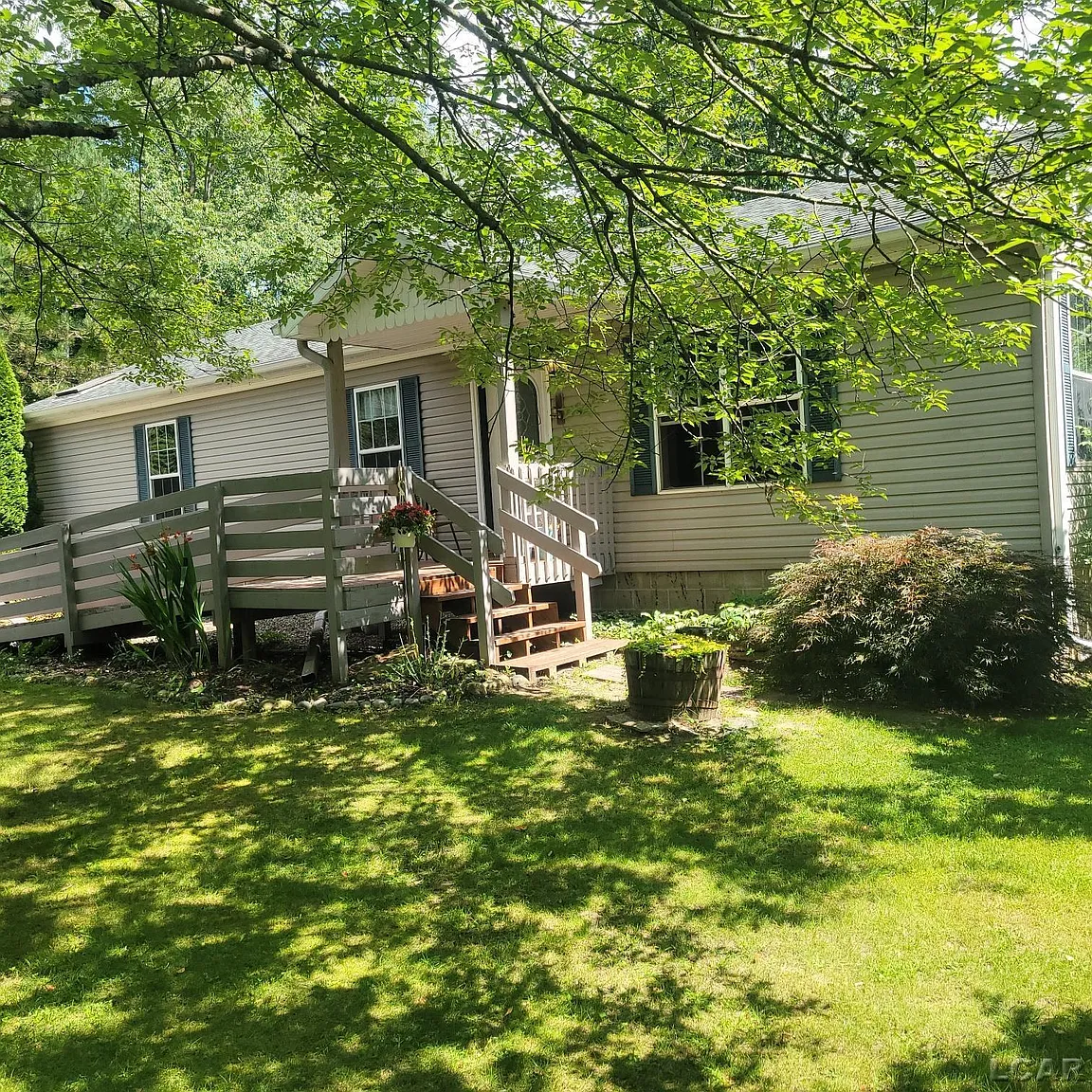 9809 Southlawn Cir photo 1