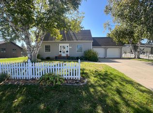 435 3rd Ave NE, Plainview, MN 55964
