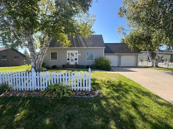 435 3rd Ave NE, Plainview, MN 55964
