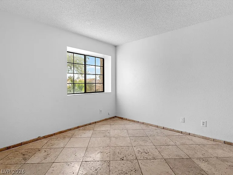 2809 Swallow Point Cir — Photo 14