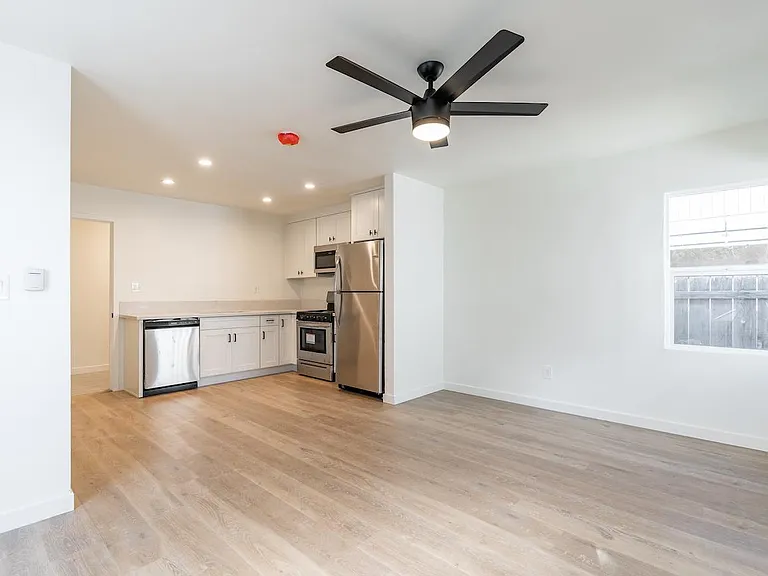 4511 Utah St — Photo 3