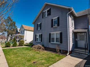 40 Bayside Ave, Oyster Bay, NY 11771