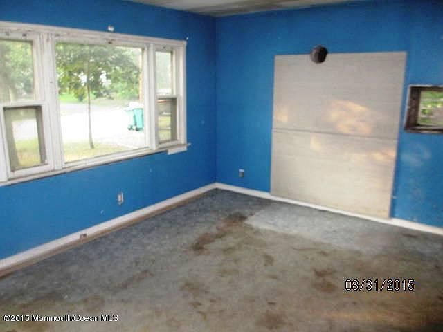 2nd image of 11 W Caines Dr