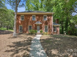 9701 Enid Ln, Matthews, NC 28105