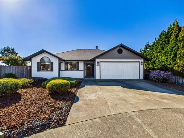 2542 Hannah Ct, Fortuna, CA 95540