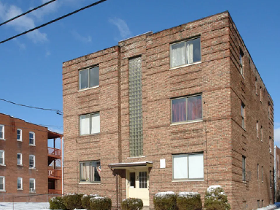 42 School St