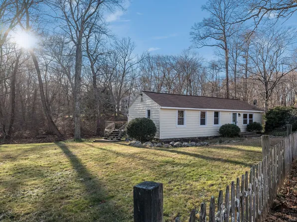 14 Chittenden Hill Road, Clinton, CT 06413