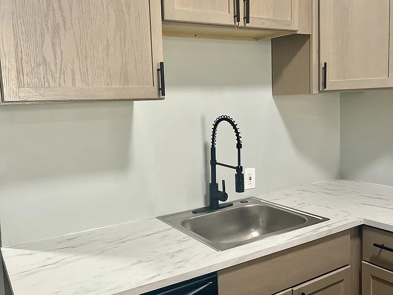 440 N Luzerne Ave — Photo 10