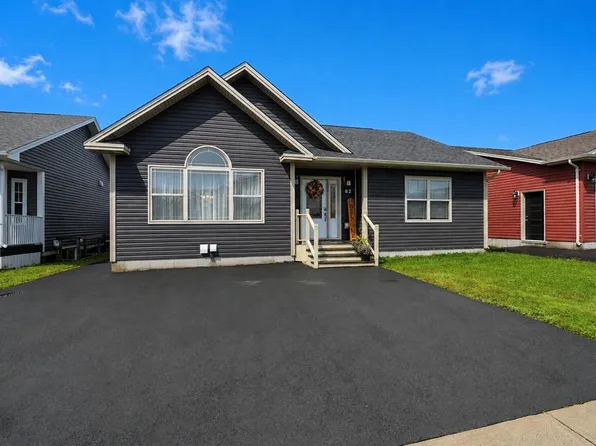 82 Kenai Crescent, St. John's, NL A1H0J1