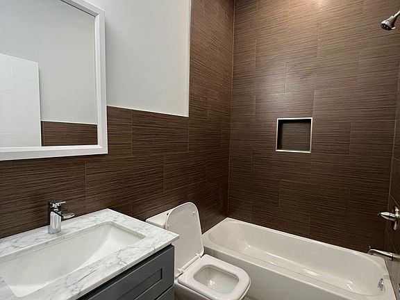3rd image of 1953 N Marshall St #1
