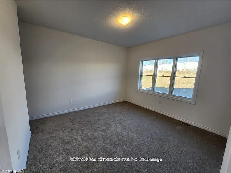 174 Adley Dr — Photo 5