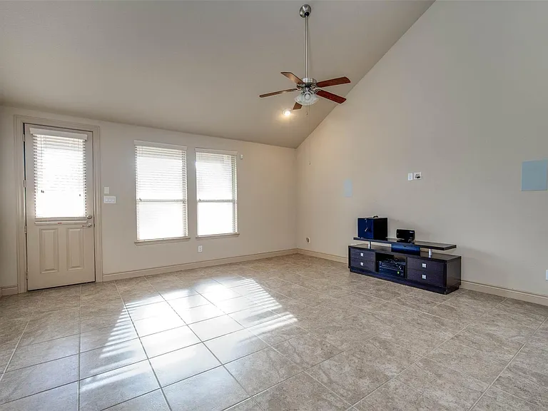24111 Valencia Ridge Ln — Photo 23