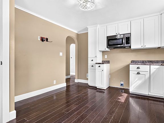 5th image of 717 5th St