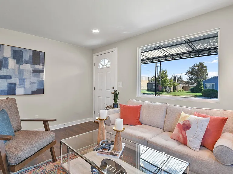 4729 Meade St — Photo 8