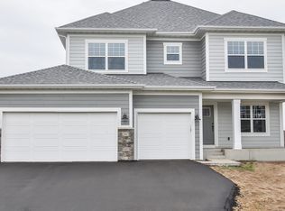 2047 Highland Cir, Hudson, WI 54016