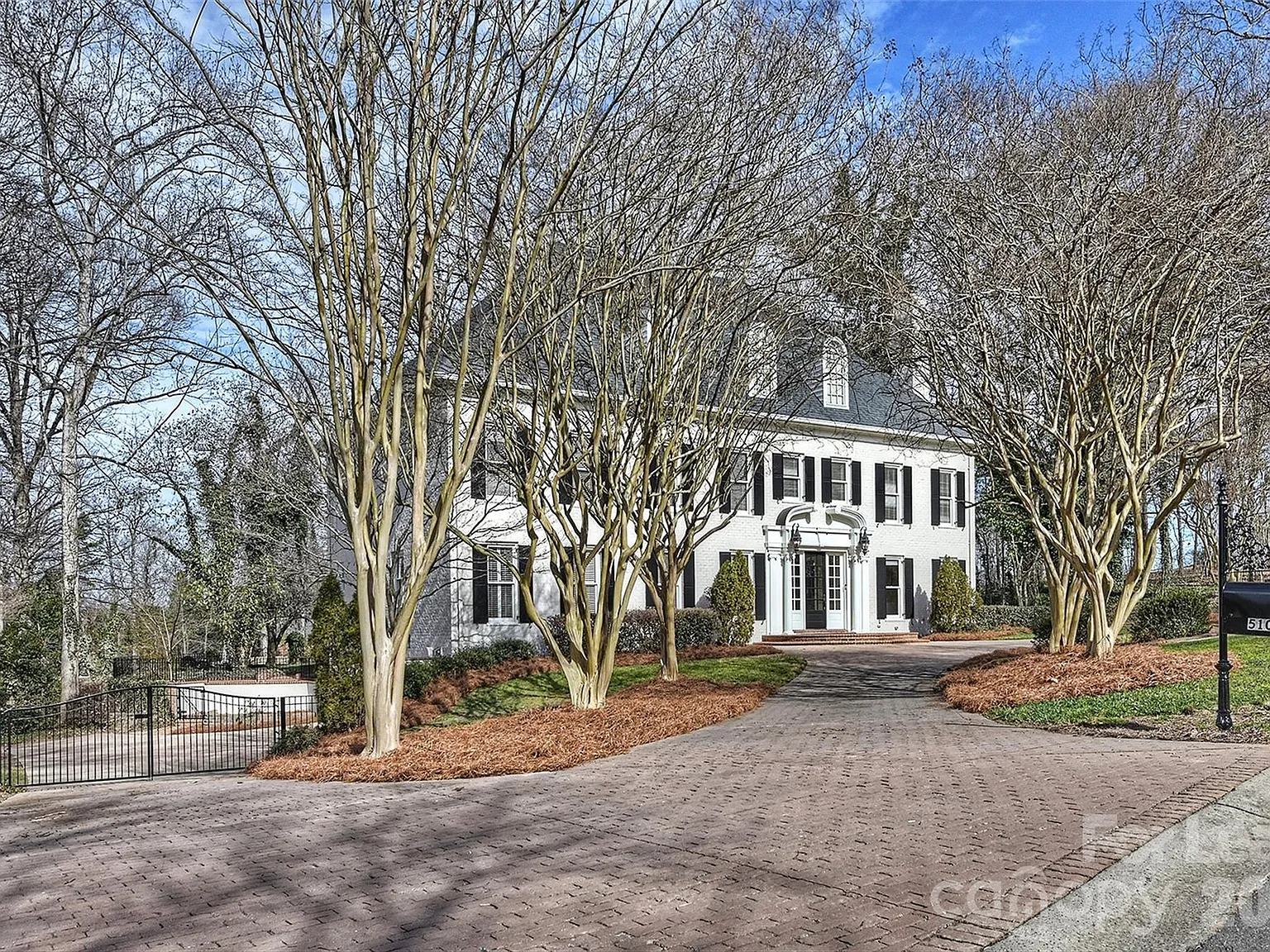 5 bed, 7.5 bath, 7286 sqft, $9,250 — Photo 3