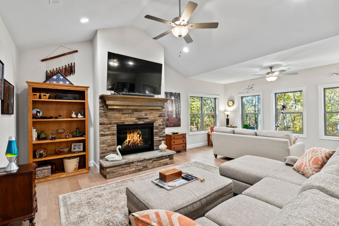 next background image